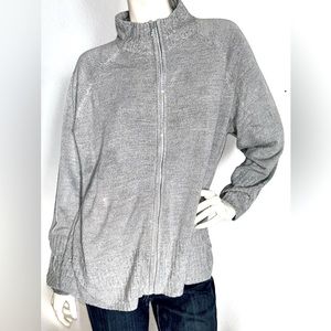 Quaker Factory Cardigan Style Full Frontal Opening w/Zipper Close.          ZS-1